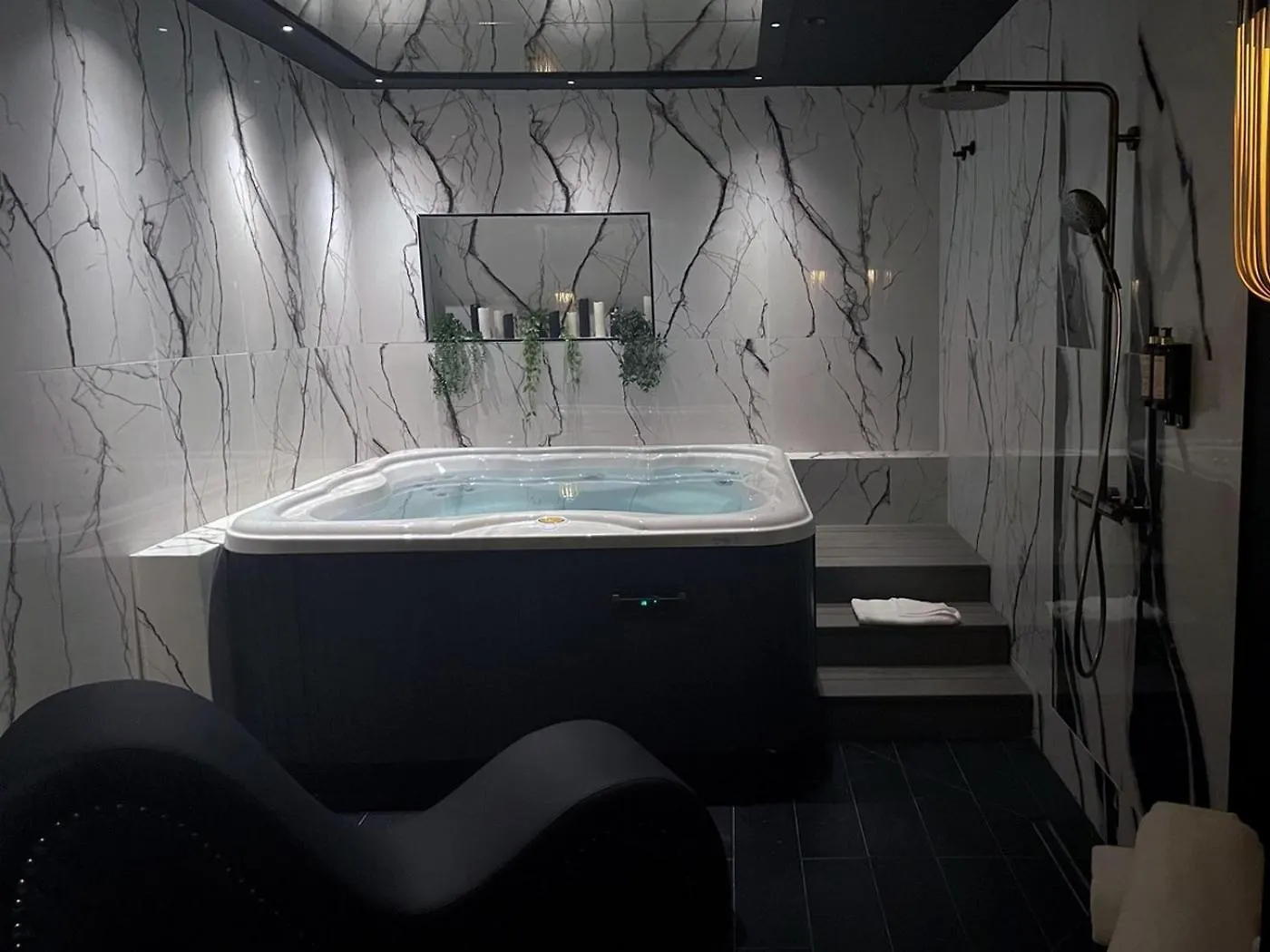 פריז Nuit Insolite Au Love Be You Hotel Avec 1H De Jacuzzi Plus 1H De Love Room Et Nuit Au Be You דירה