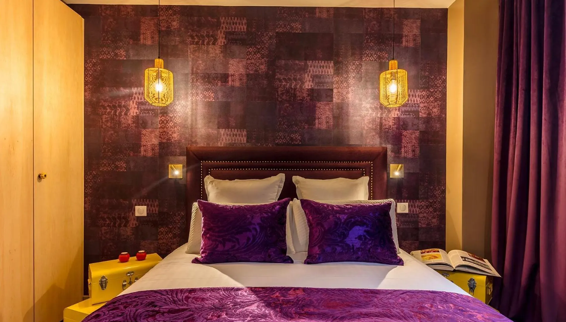 Nuit Insolite Au Love Be You Hotel Avec 1H De Jacuzzi Plus 1H De Love Room Et Nuit Au Be You パリ フランス